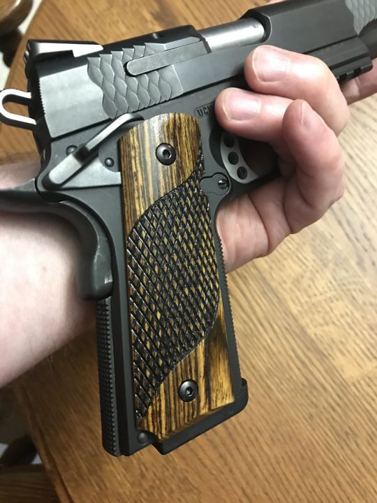 1911 Full size grips - Bocote w/Checkering - Beveled Bottom