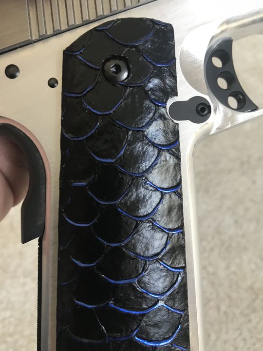 1911 Full size grips - Tilapia fish leather - Beveled Bottom - (Black & Blue)