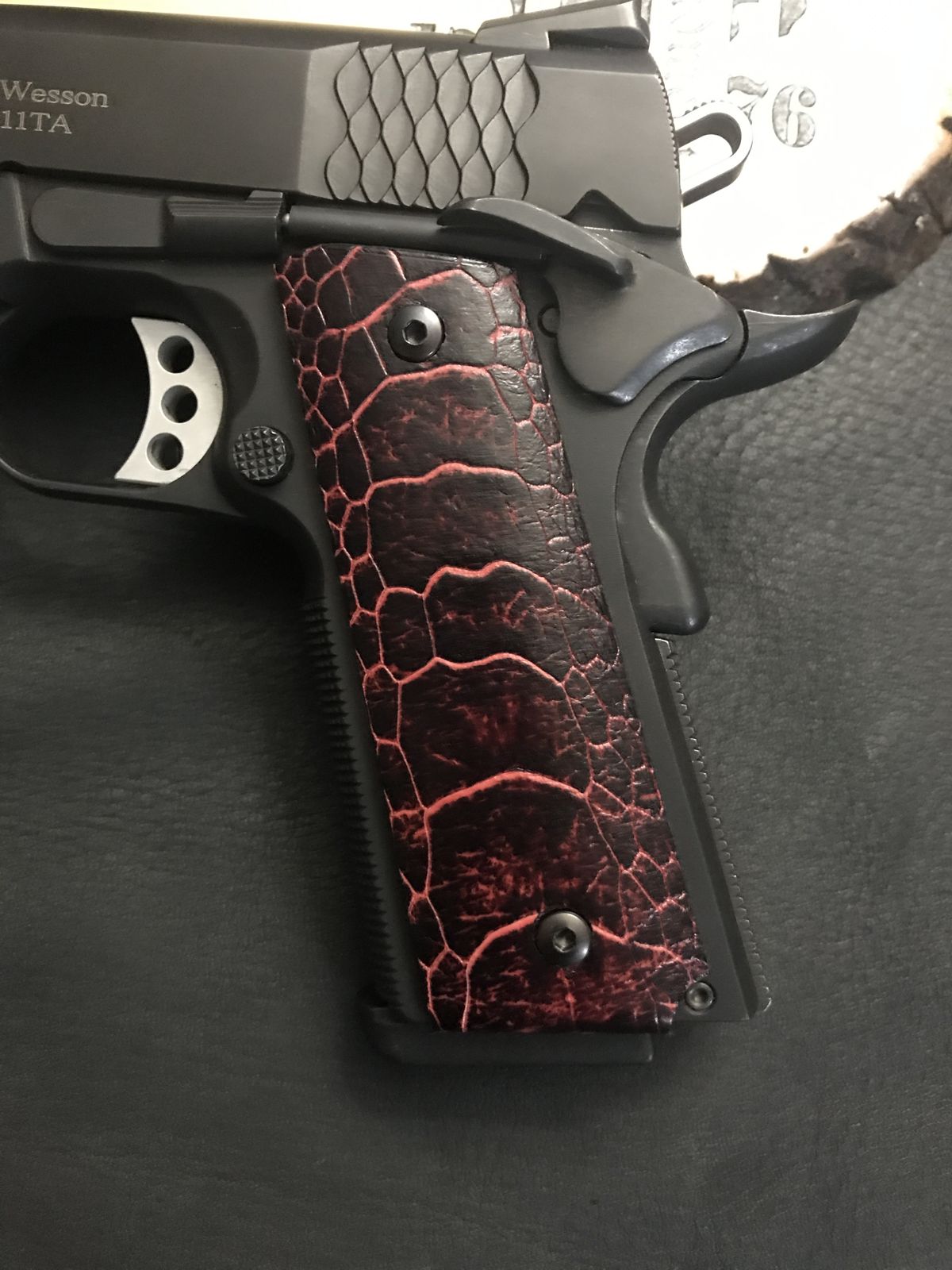 1911 Full size grips - Ostrich Leg - Beveled Bottom - Red