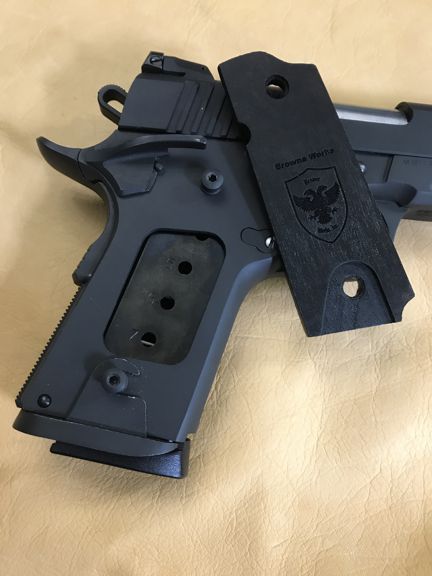 RIA - 1911 Compact size grips - w/Ambi Safety w/Magwell - Genuine Rattle Snake Skin - (Grey in color)