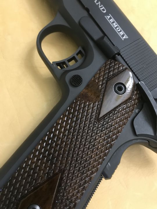 RIA - 1911 A1 Full size grips - w/Ambi Safety w/Magwell  w/Double Diamonds w/Thumb Scoop - Ziricote