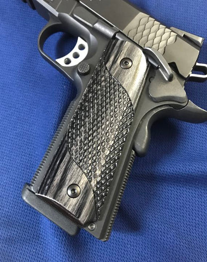 1911 Full size grips - Dymalux Charcoal - Signature Checkering - Beveled Bottom