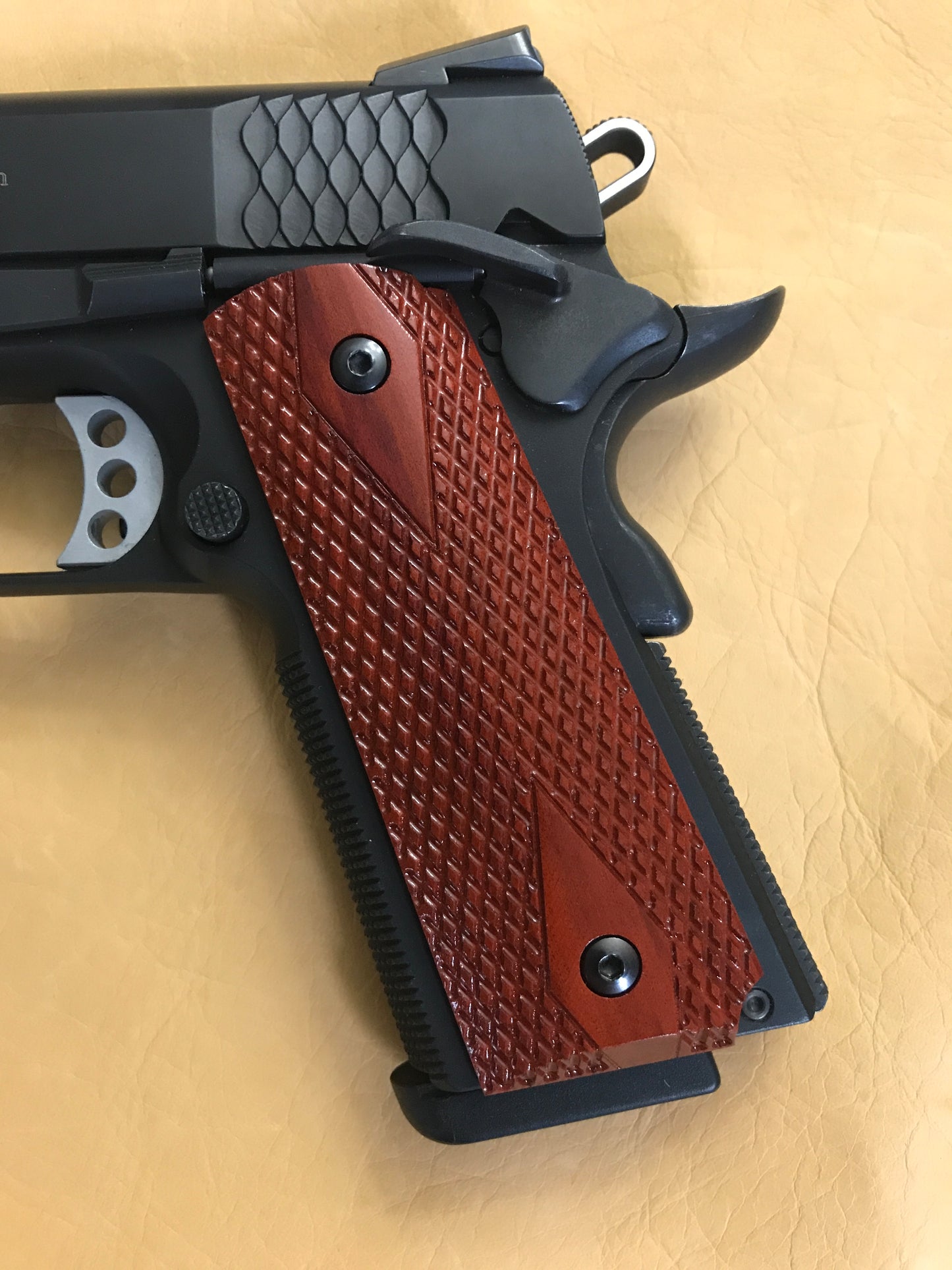 1911 Full size grips - Redheart wood w/Double Diamond - Beveled Bottom